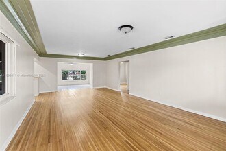 1221 NW 34th Ave in Miami, FL - Building Photo - Building Photo
