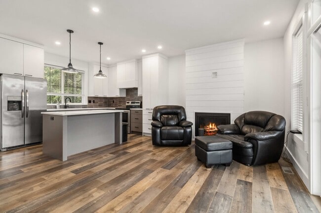 63886 Beech AvenueA in Hope, BC - Building Photo - Building Photo