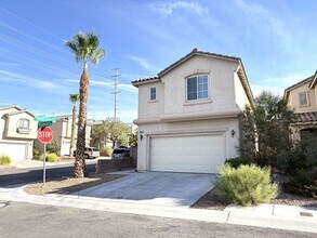 10631 Streamside Ave in Las Vegas, NV - Building Photo - Building Photo