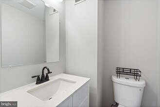 6187 Green Hollow Ct in West Springfield, VA - Building Photo - Building Photo