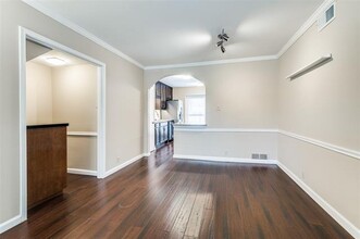 7826 Meadow Park Dr in Dallas, TX - Building Photo - Building Photo