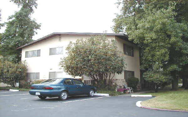 Winchester Place Apartments in Rancho Cordova, CA - Building Photo