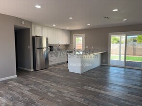 270 S Dobson Rd in Chandler, AZ - Building Photo - Building Photo