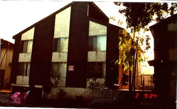 Thompson Ave Apartments in Glendale, CA - Building Photo - Building Photo