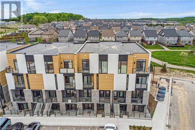 142 Foamflower Pl in Waterloo, ON - Building Photo - Building Photo