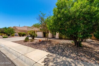 1954 S Marble St in Gilbert, AZ - Foto de edificio - Building Photo