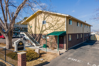 Powderhorn Apartments in Denver, CO - Building Photo - Building Photo