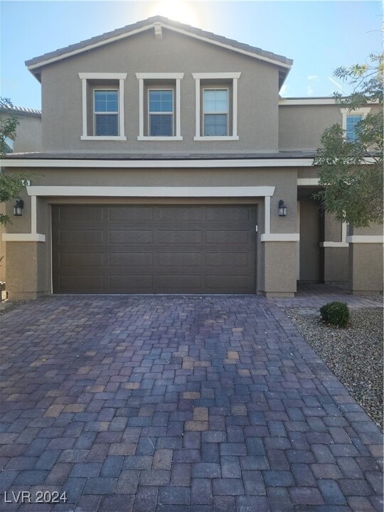 1845 Pinsky Ln in North Las Vegas, NV - Building Photo