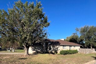 1103 Deepwoods Trail in Leander, TX - Building Photo