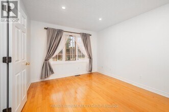 45 Tartan Dr in Ottawa, ON - Building Photo - Building Photo