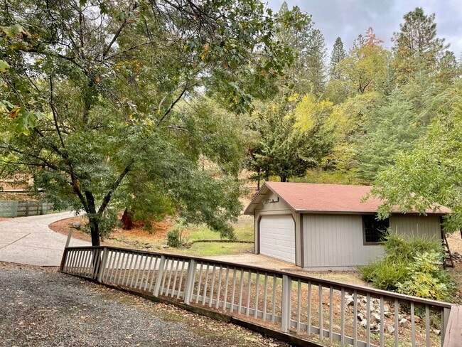 17519 Alexandra Way in Grass Valley, CA - Building Photo - Building Photo
