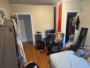 12 Fairfax St, Unit 2 in Somerville, MA - Building Photo - Building Photo