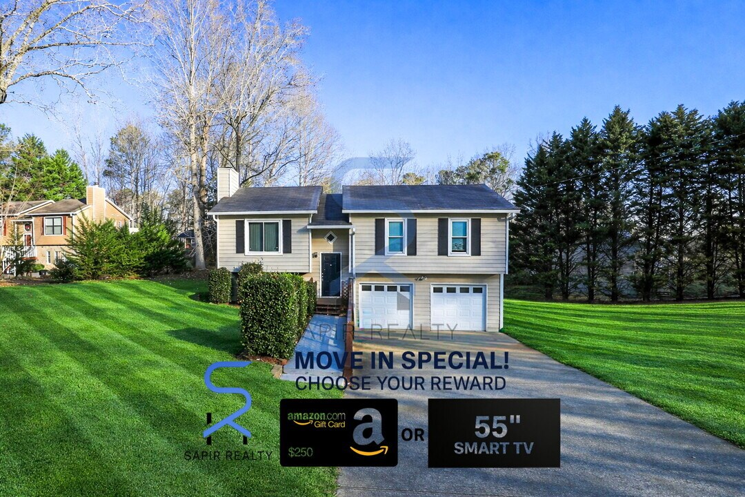 206 Emily Dr in Dallas, GA - Building Photo