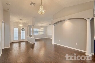 1093 Dunlap Ave in Spring Hill, FL - Building Photo - Building Photo