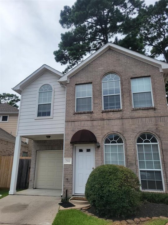 2930 Crescent Bend Rd in Spring, TX - Building Photo