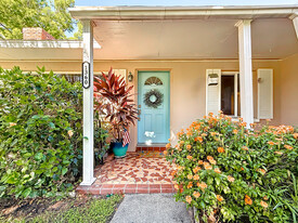 1360 Dorothy Dr in Clearwater, FL - Building Photo