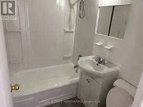 1765 Lawrence Ave E in Toronto, ON - Building Photo - Building Photo
