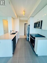 38 Annie Craig Dr in Toronto, ON - Building Photo - Building Photo