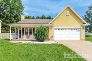 5000 Poplar Glen Dr in Matthews, NC - Building Photo