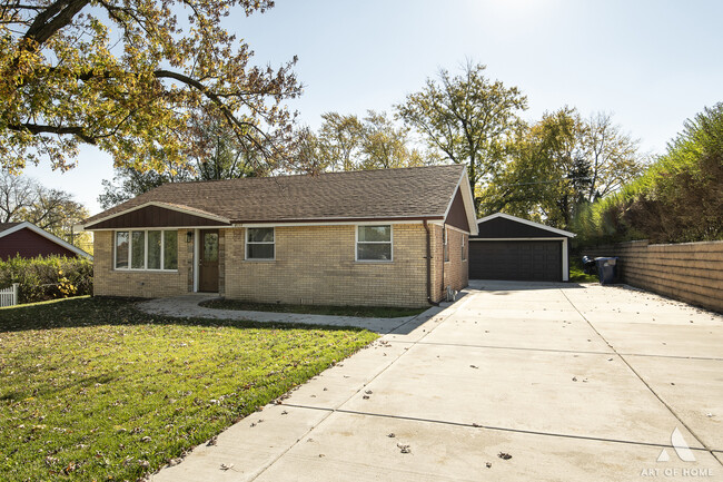 property at 8111 W 92nd Pl