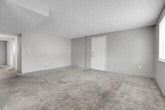 1723 N Robb St in Lakewood, CO - Building Photo - Building Photo