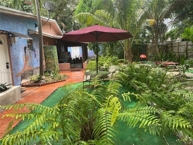 1760 NE 144th St in Miami, FL - Building Photo - Building Photo