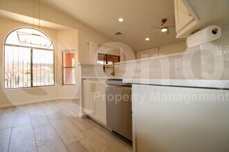 2353 E Calle Sierra Del Manantial in Tucson, AZ - Building Photo - Building Photo