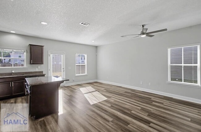 1034 Grayson Ave in Hinesville, GA - Foto de edificio - Building Photo