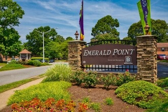 Emerald Point Apartments & Townhomes in Virginia Beach, VA - Building Photo - Building Photo
