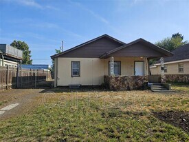 2721 E Rowan Ave in Spokane, WA - Building Photo