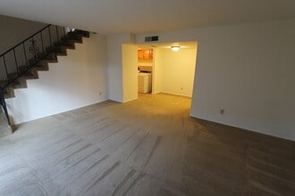 8448 Spain Rd NE in Albuquerque, NM - Building Photo - Building Photo