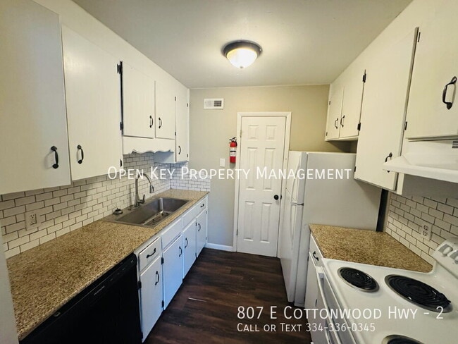 property at 807 E Cottonwood Rd