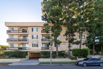 8110 Redlands St in Playa Del Rey, CA - Building Photo - Building Photo