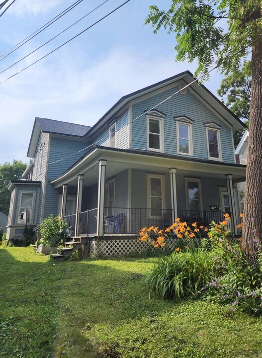 2122 Rusk St in Madison, WI - Building Photo