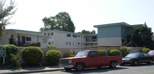 La Casa Del Rio Apartments in Walnut Creek, CA - Building Photo - Building Photo