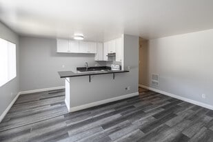 2159 Elm in Long Beach, CA - Building Photo