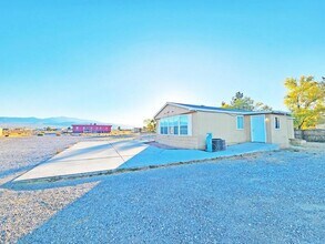 1281 West St in Pahrump, NV - Building Photo - Building Photo