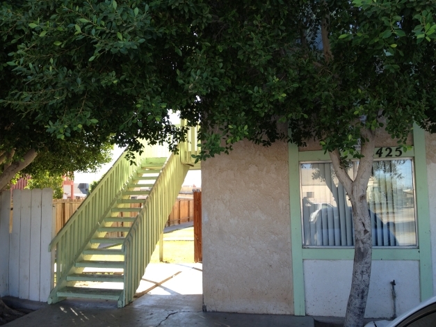 425 W Brighton Ave in El Centro, CA - Building Photo