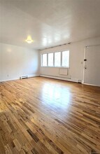 29-17 31st Ave in New York, NY - Building Photo - Building Photo