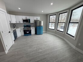 194 N Lake Ave in Albany, NY - Building Photo