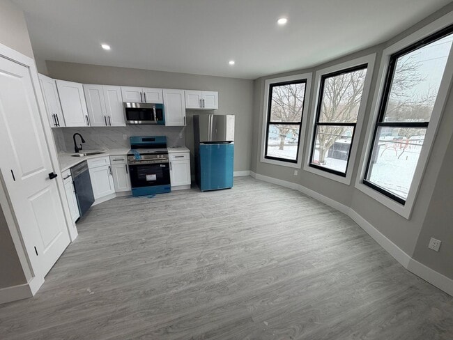 property at 194 N Lake Ave