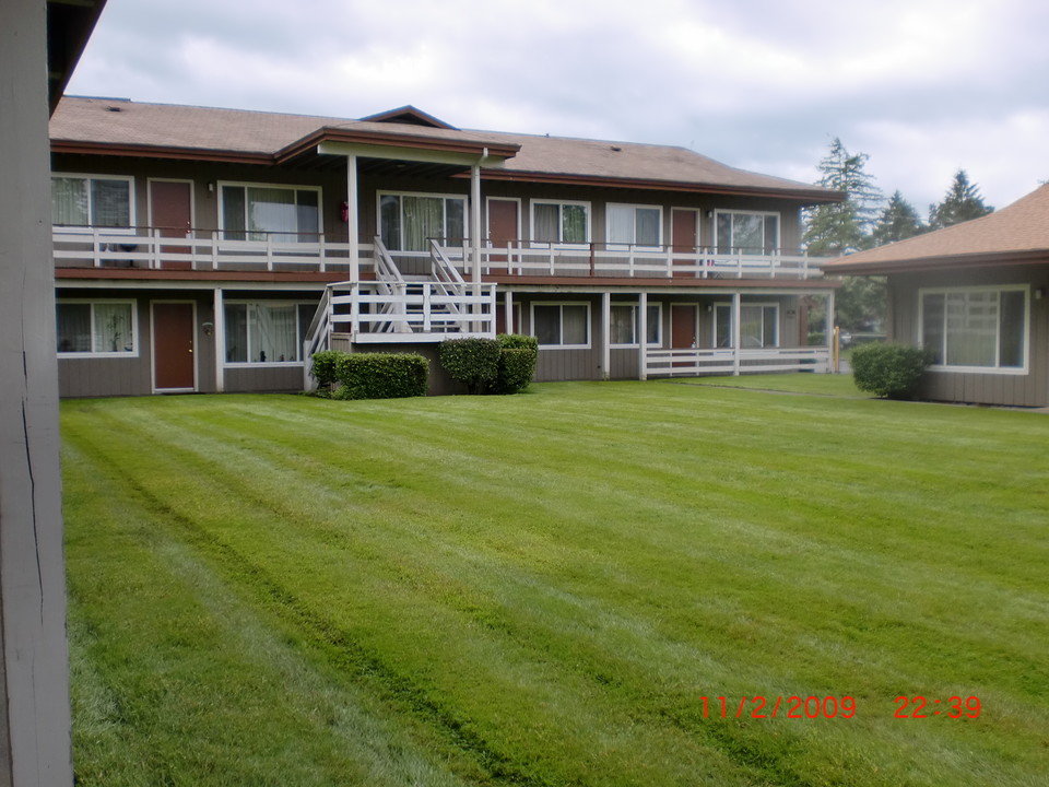 SOUTHGATE in Lakewood, WA - Building Photo