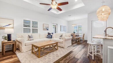 304 Casa Pl in Panama City Beach, FL - Building Photo - Building Photo