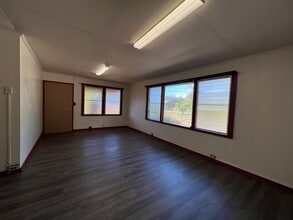 210 Makaena Pl in Kaunakakai, HI - Building Photo - Building Photo