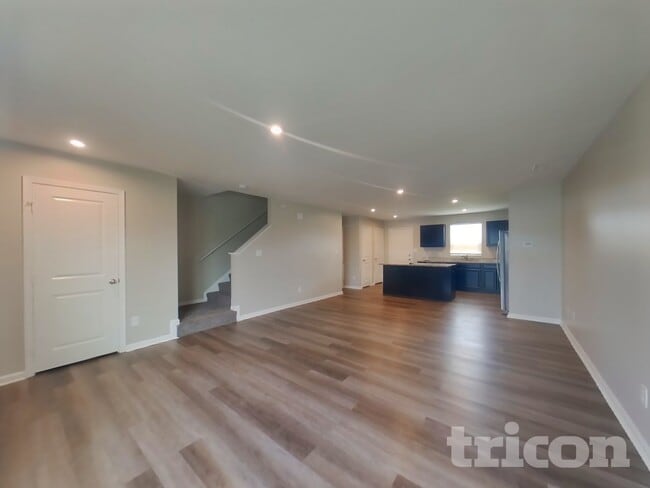 8514 Hulton Rd in Pendleton, IN - Foto de edificio - Building Photo