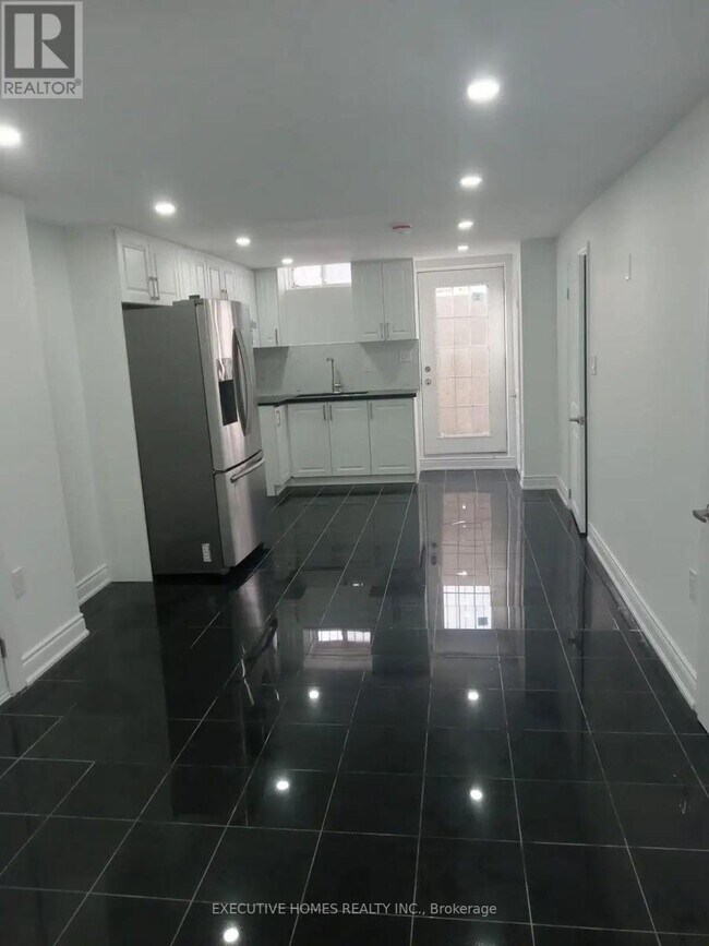property at 146 Sandyshores Dr