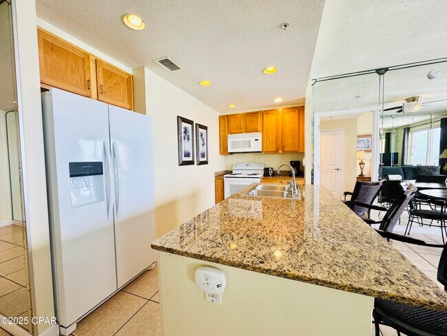 12011 Front Beach Rd in Panama City Beach, FL - Building Photo - Building Photo