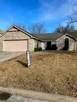 4743 Shadyway Dr in Arlington, TX - Building Photo