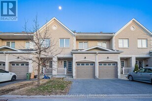19 Dundalk Private in Ottawa, ON - Building Photo