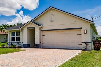 1904 SW 10th Terrace in Cape Coral, FL - Building Photo - Building Photo